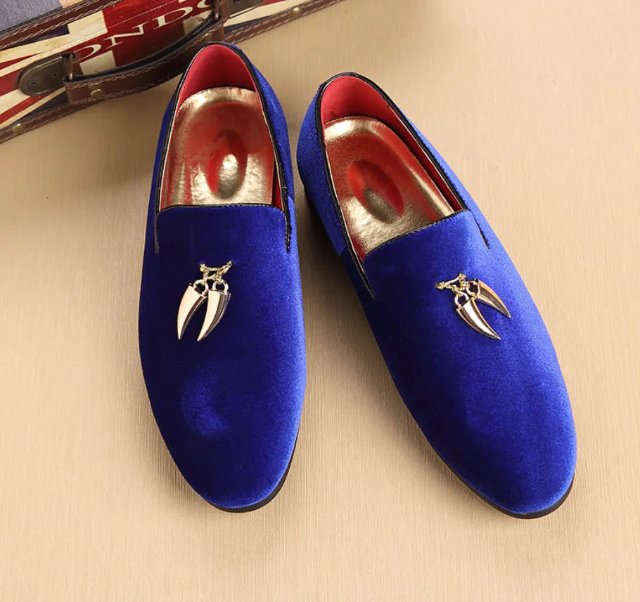 Men's Casual Loafers with Metal Pendant - Stylish Slip-On Dress Shoes