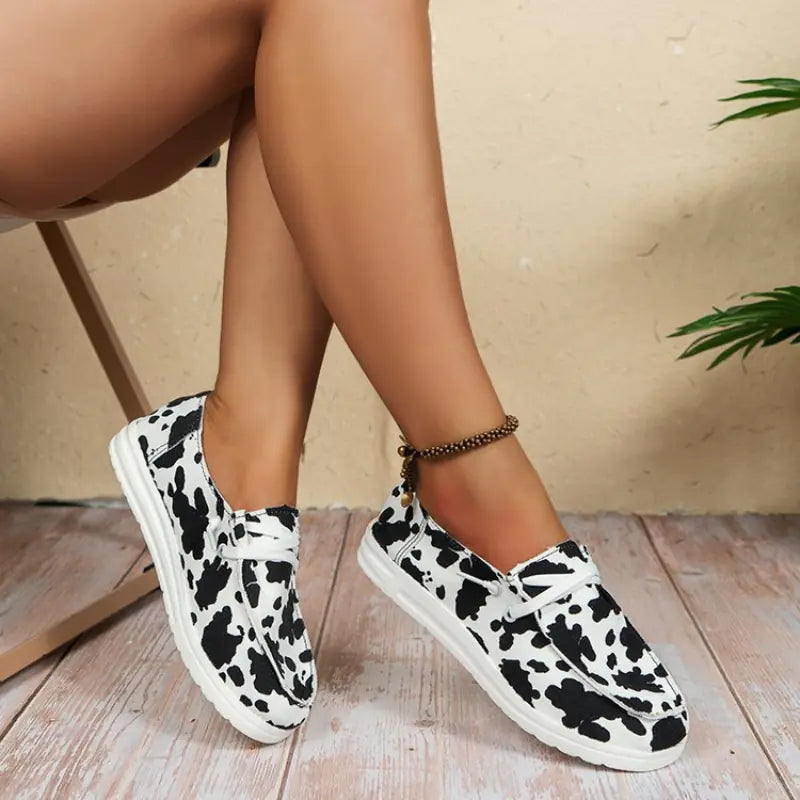Women's Lightweight Canvas Slip-On Shoes - Casual Comfort Sneakers