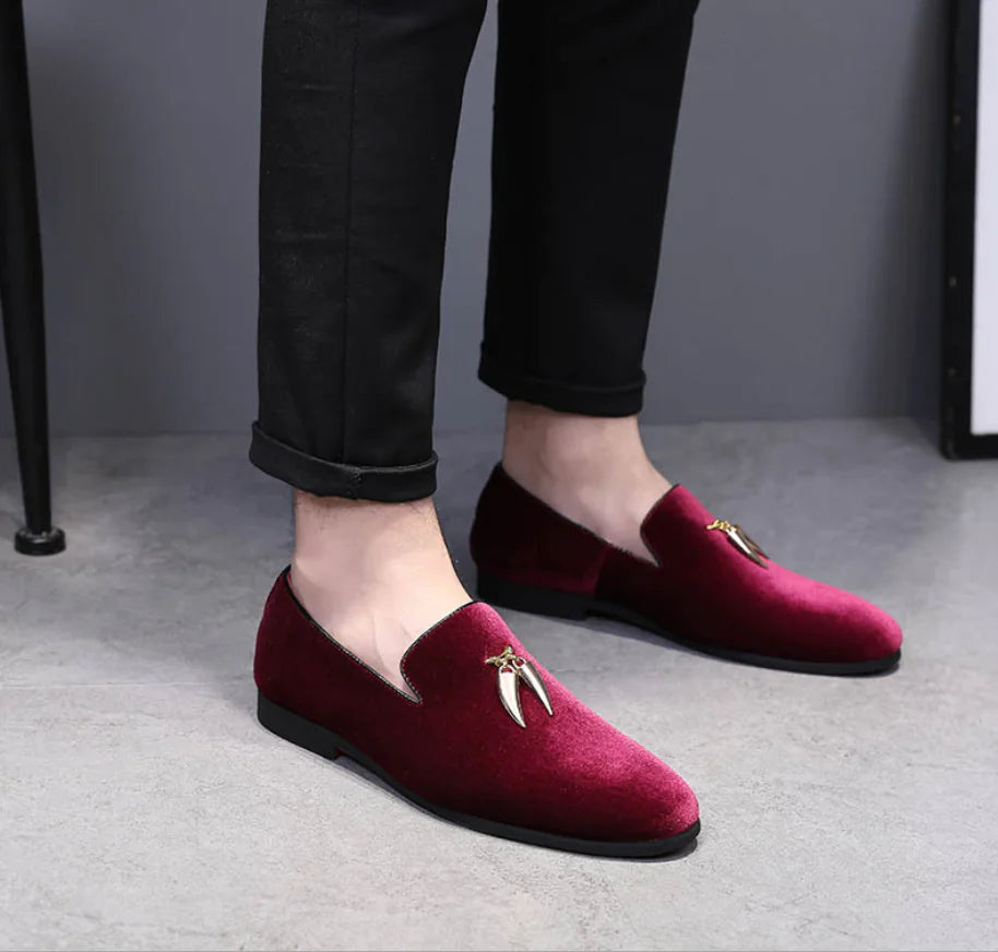 Men's Casual Loafers with Metal Pendant - Stylish Slip-On Dress Shoes