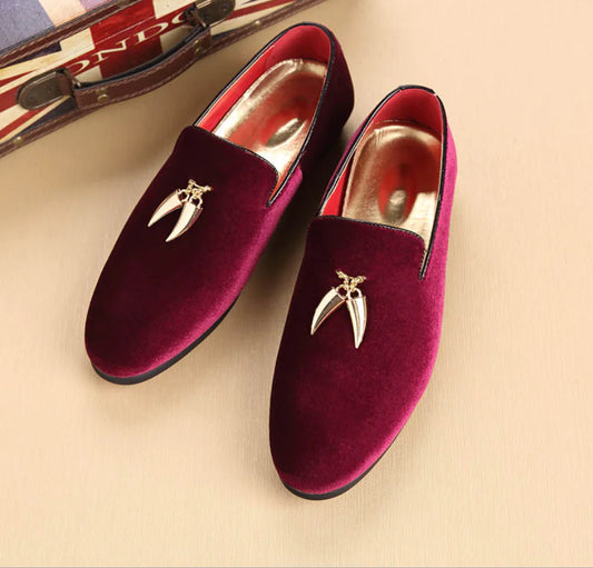 Men's Casual Loafers with Metal Pendant - Stylish Slip-On Dress Shoes